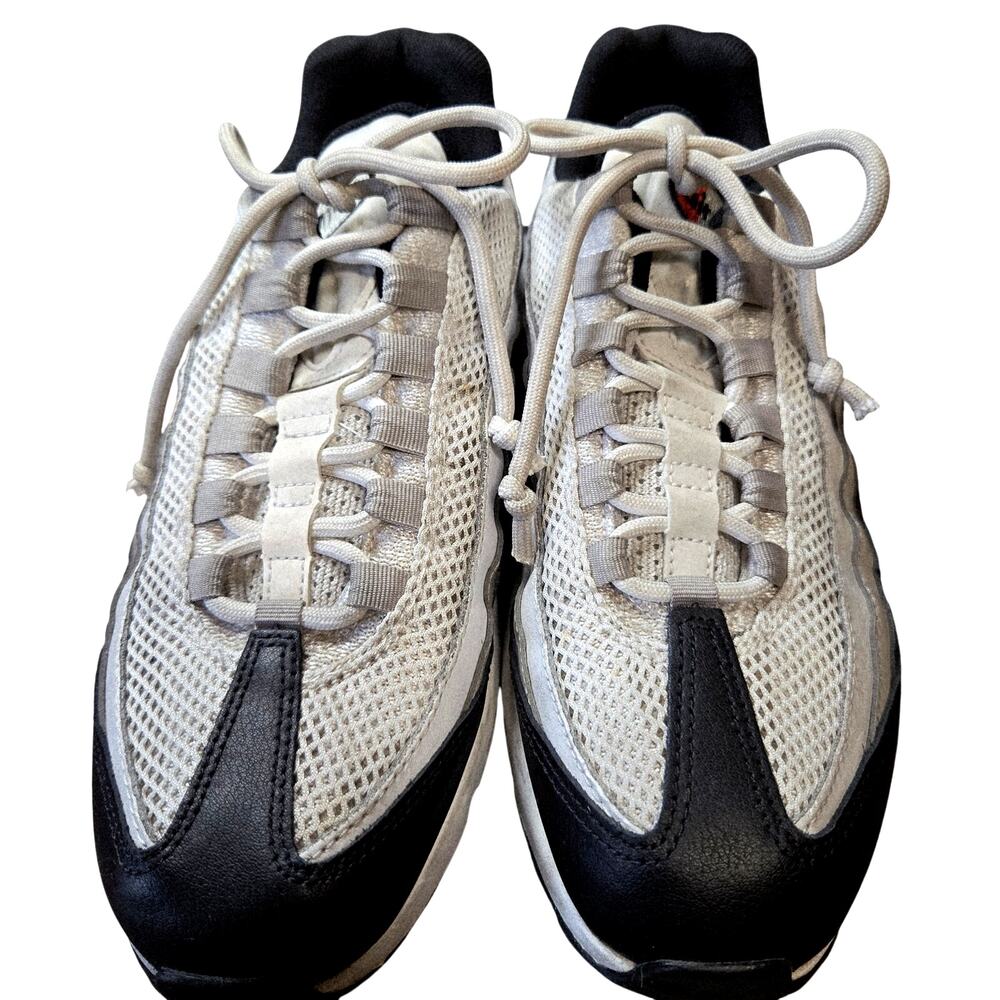 Nike  9 Air Max 95 Women's White  Tennis Shoes Athletic Sneakers